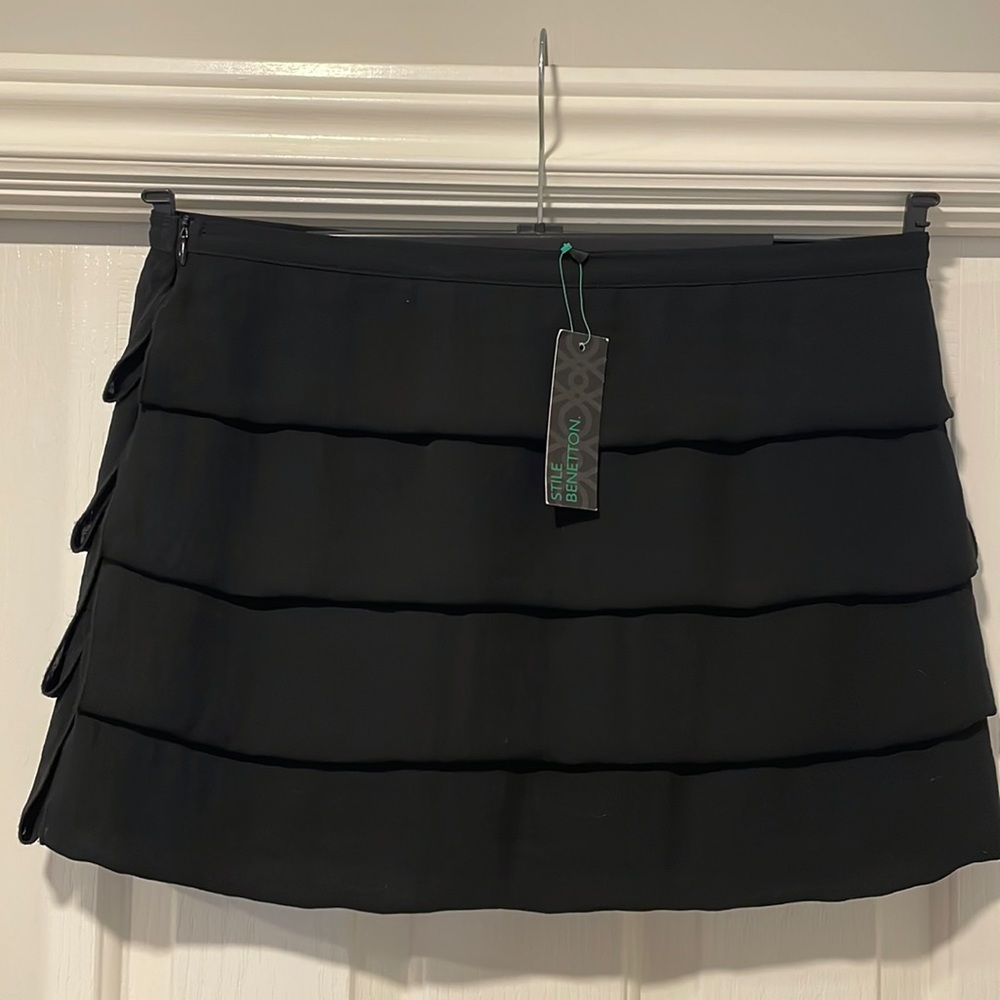 Ruffled miniskirt by United Colors of Benetton, size 44